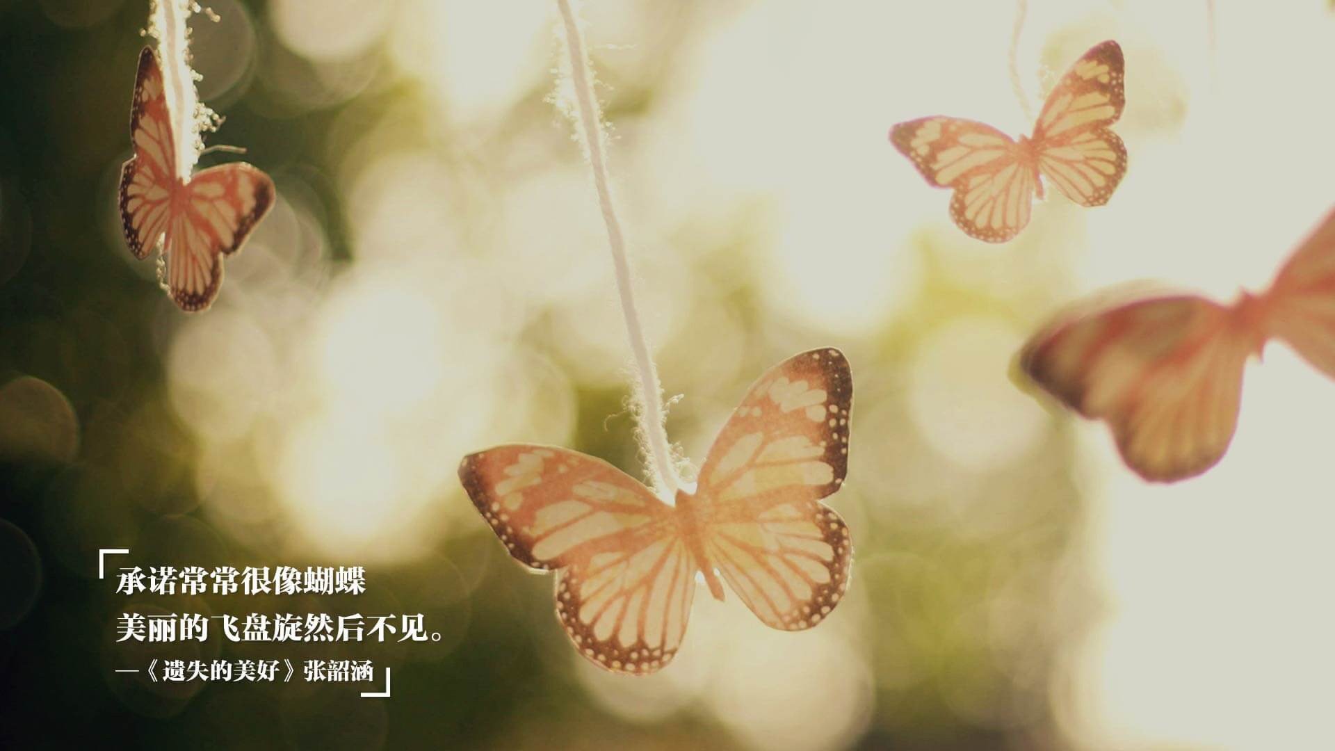 某队球员受伤退出赛场，球迷担心不已，某队员运球时不小心碰到自己的脚