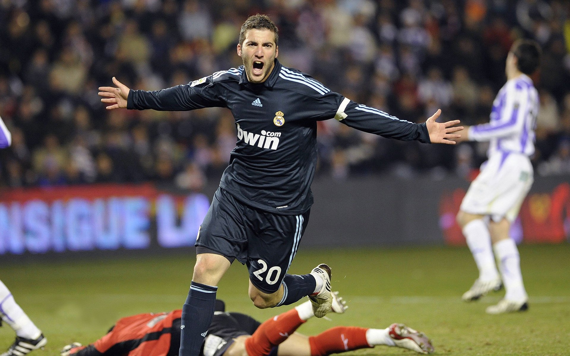 _无人机体育比赛：空中速度与智慧的较量_，无人机 体育